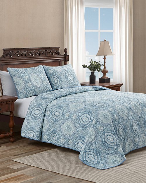Turtle Cove 3-Piece Full/Queen Quilt Set
