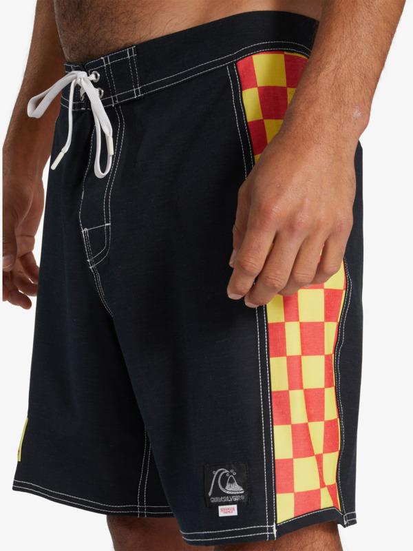 Quiksilver x Stranger Things Original Arch Surfer 18" Boardshorts