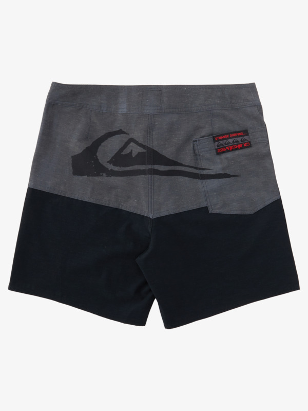 Quiksilver x Stranger Things Butt Logo 1986 17" Boardshorts