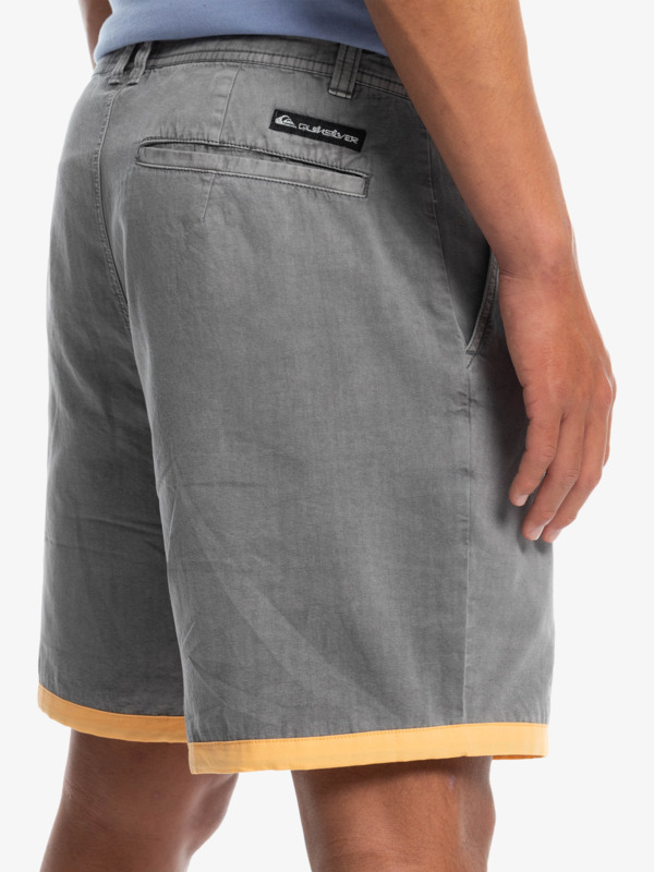 Quiksilver x Stranger Things The Mike 17.5" Pleated Shorts