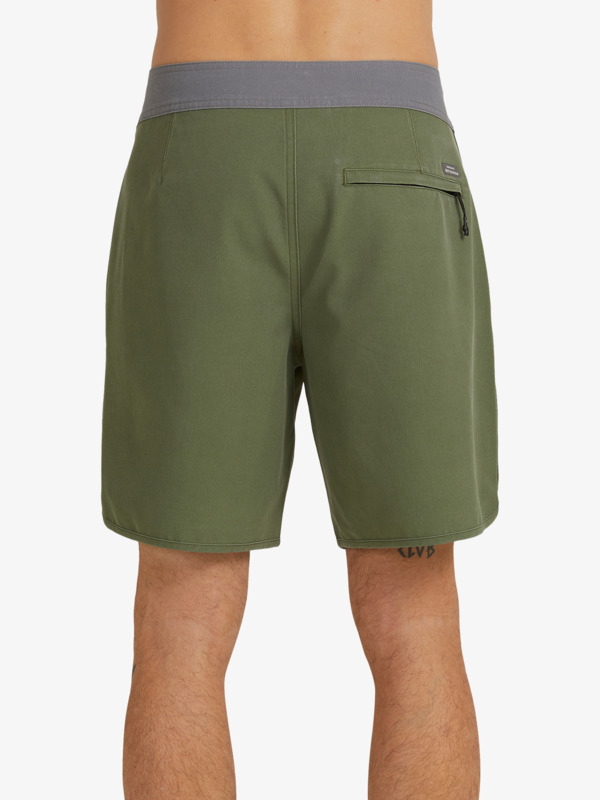 Guide 18" Hybrid Shorts