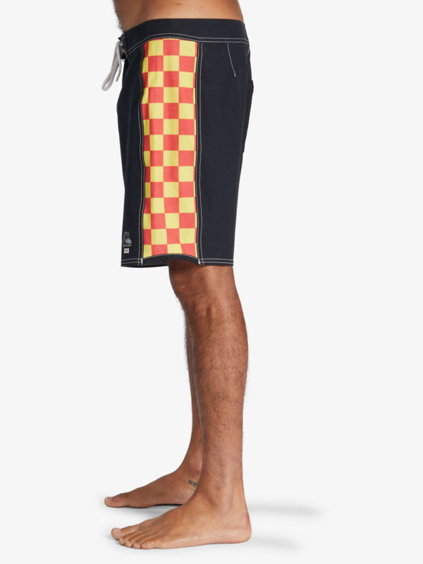 Quiksilver x Stranger Things Original Arch Surfer 18" Boardshorts