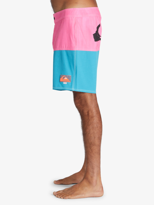 Quiksilver x Stranger Things Butt Logo 1986 17" Boardshorts