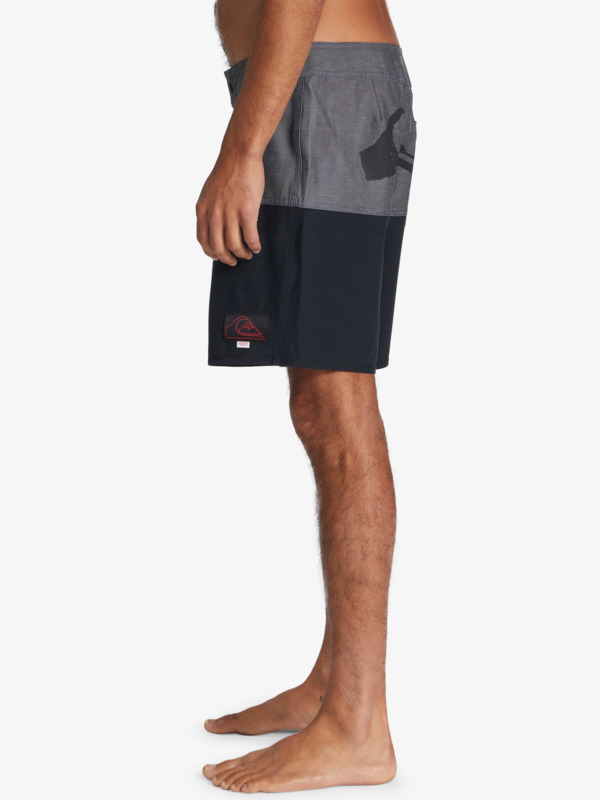 Quiksilver x Stranger Things Butt Logo 1986 17" Boardshorts