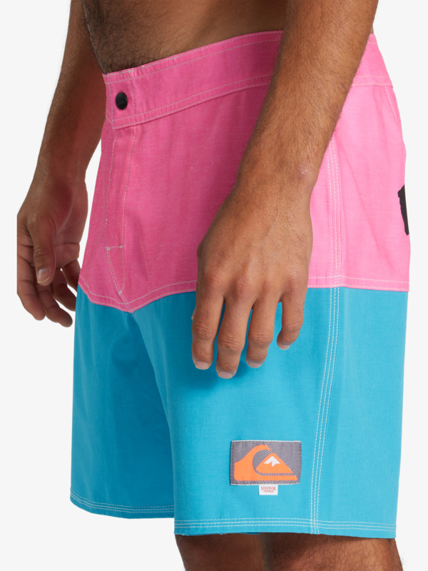 Quiksilver x Stranger Things Butt Logo 1986 17" Boardshorts