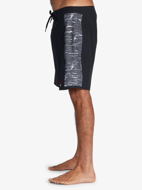 Quiksilver x Stranger Things Original Arch 1986 18" Boardshorts