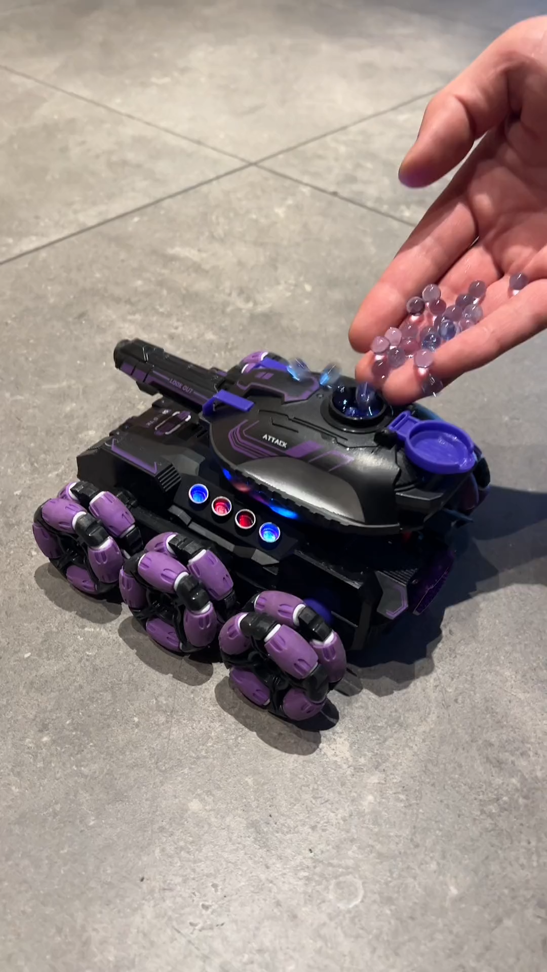 RC Tank That Shoots BBS, Nerf Tank Toy Kids Gift, RC-Remote-Control-Tank-Toy for 8 Year Old Boy Toys, Hand Controlled RC Car with Water Bullet, Nerf Robot Hand Remote Control Car for Boys Age 8-12