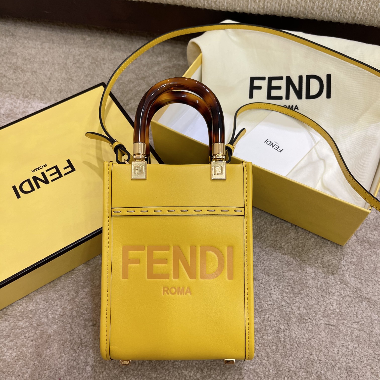 FENDI Sunshine mini tortoiseshell portable crossbody cute