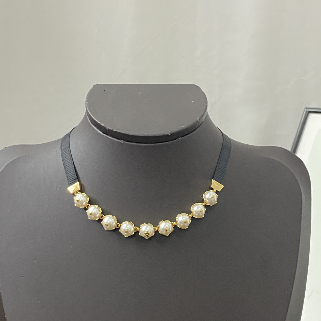 Dior necklace