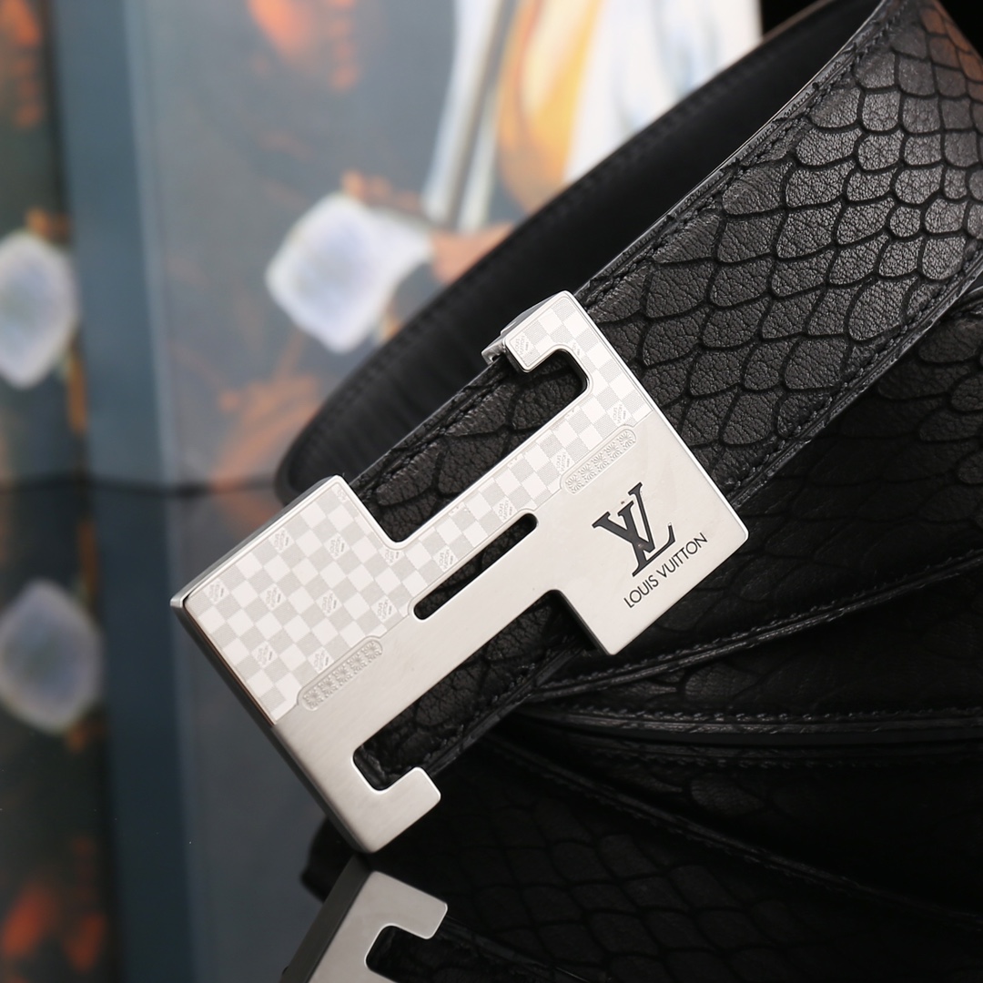 LOUIS VUITTO initials belt