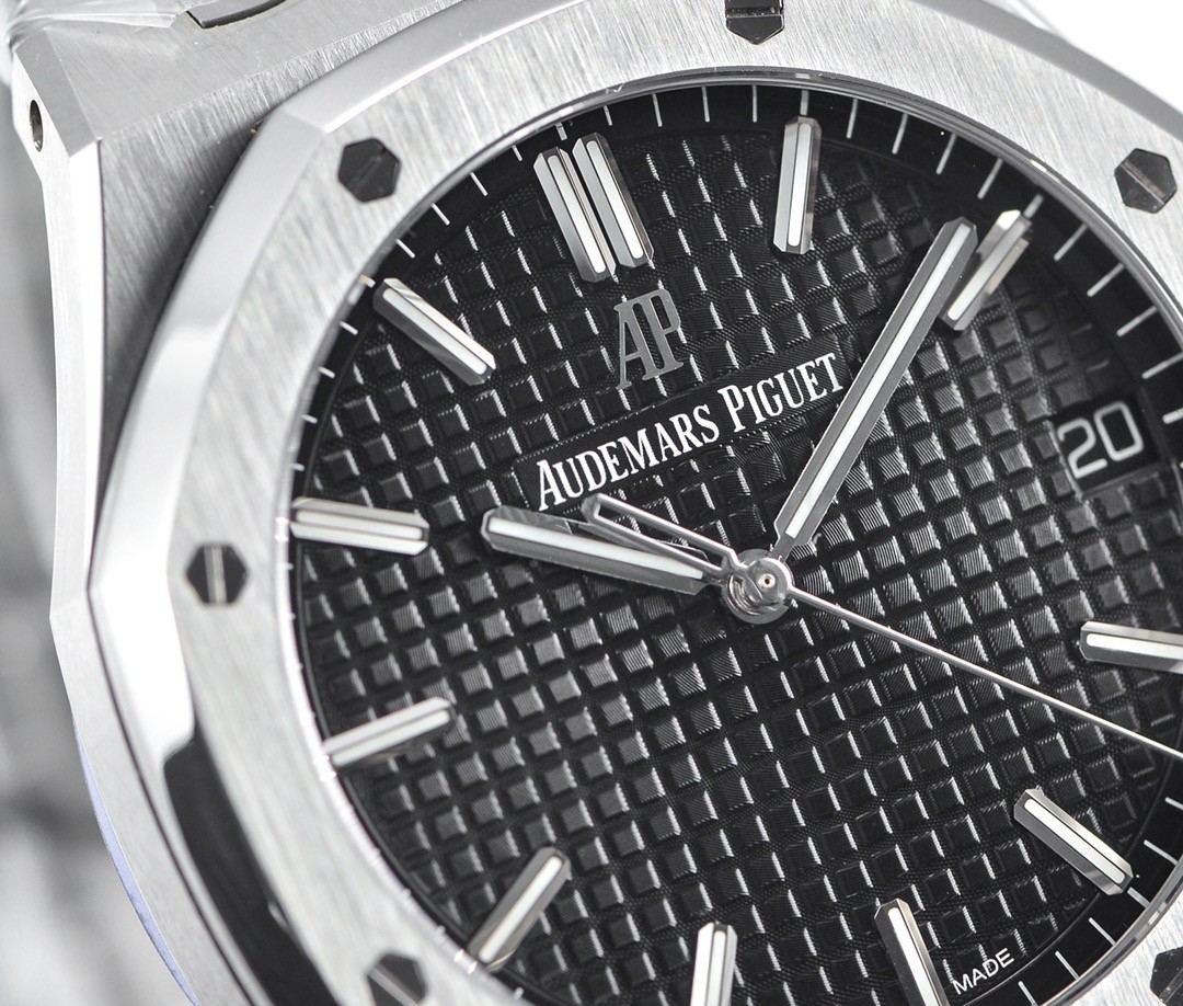 Audemars Piguet Royal Oak 15500 Series Men's Watch 41mm