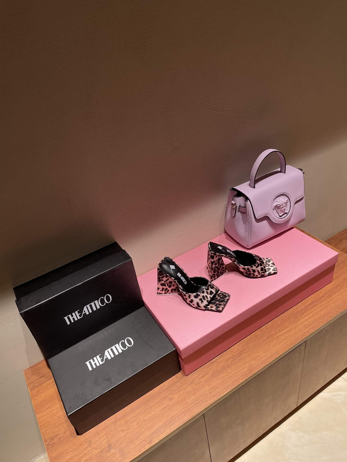 TheAttico | 𝟐𝟎𝟐𝟐𝟐/𝐒𝐒 𝐧𝐞𝐰 Spring/Summer 2021 collection The Attico personality triangle heel high heel sandals