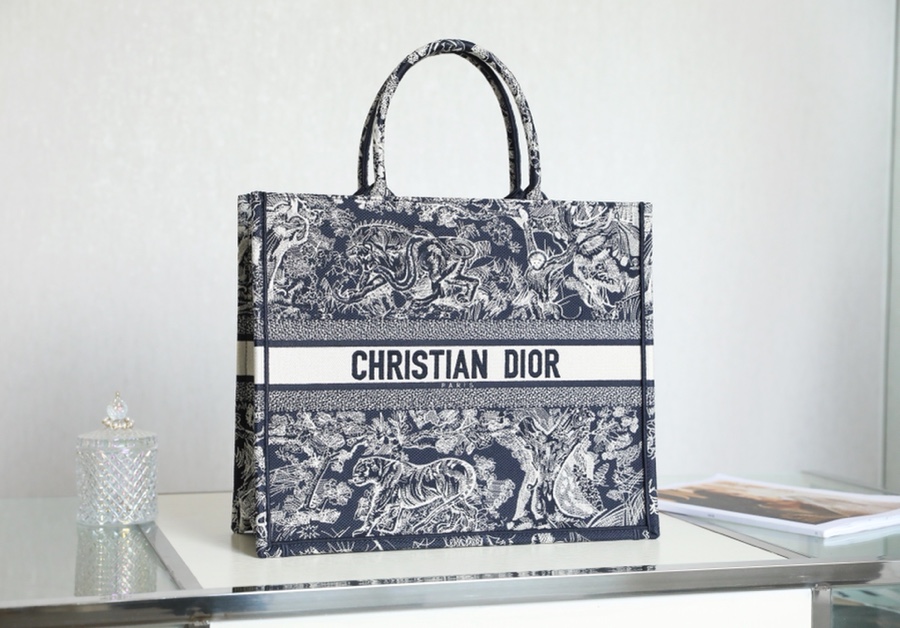 DIOR TOTE blue embroidery