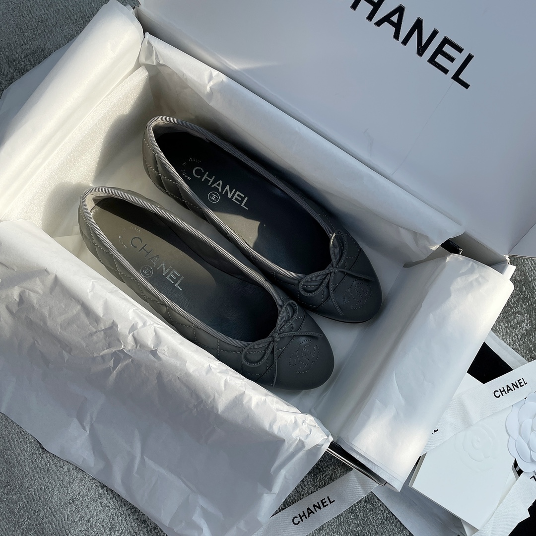 CHANEL classic ballet shoes the version is very positive classic models do not have to worry about the version