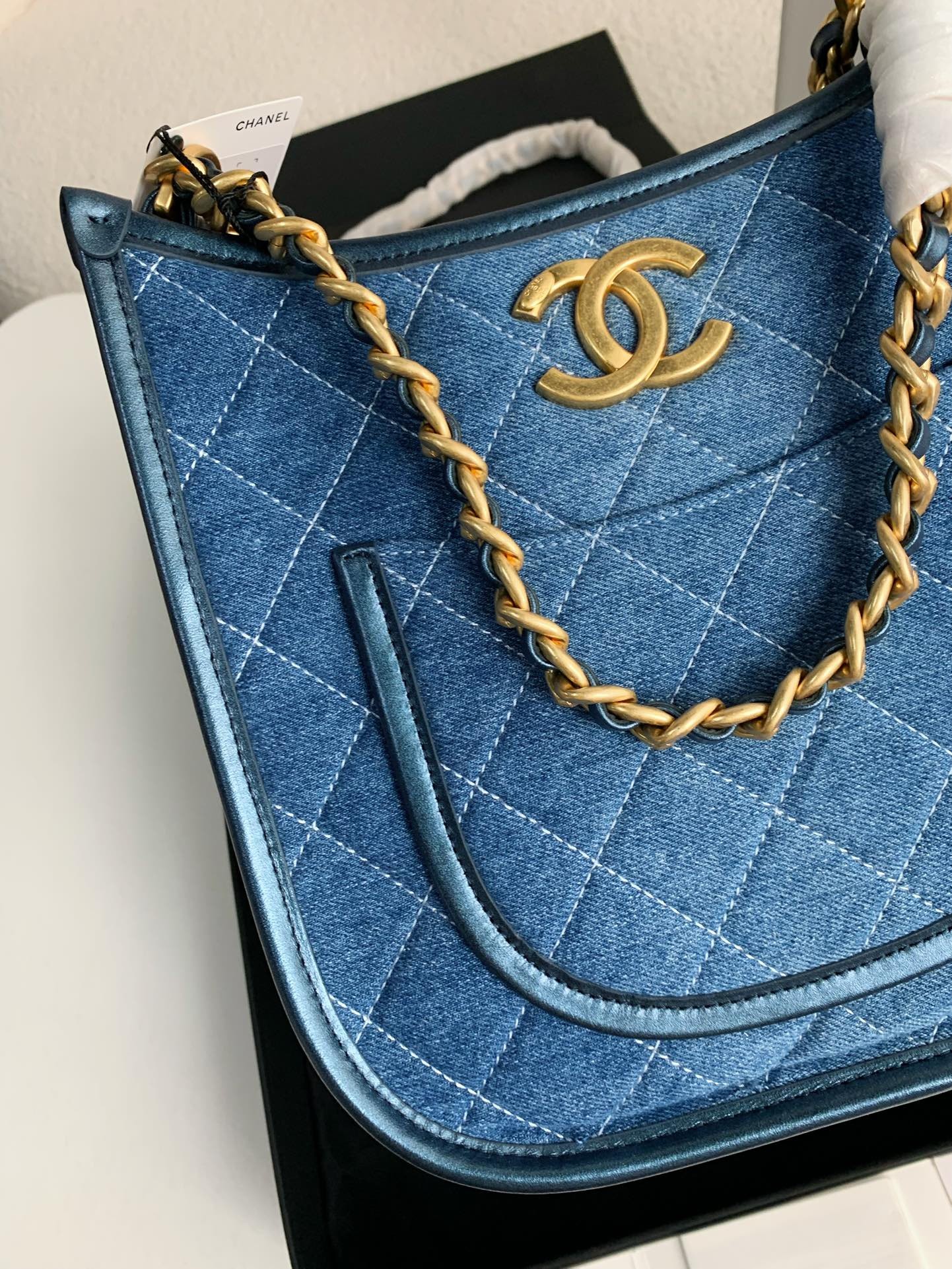 Chanel Denim Hobo pocket straggler shoulder bag Size：22*6*24cm