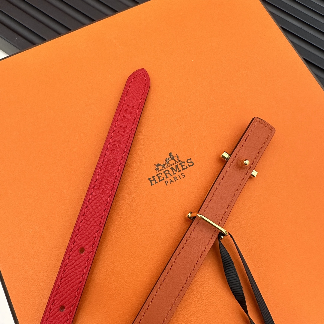 Reversible belt in Hermes Swift and perforated Epsom calfskin