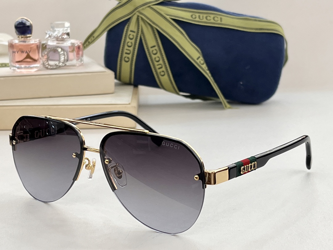 GUCCI Pilot style GG1233