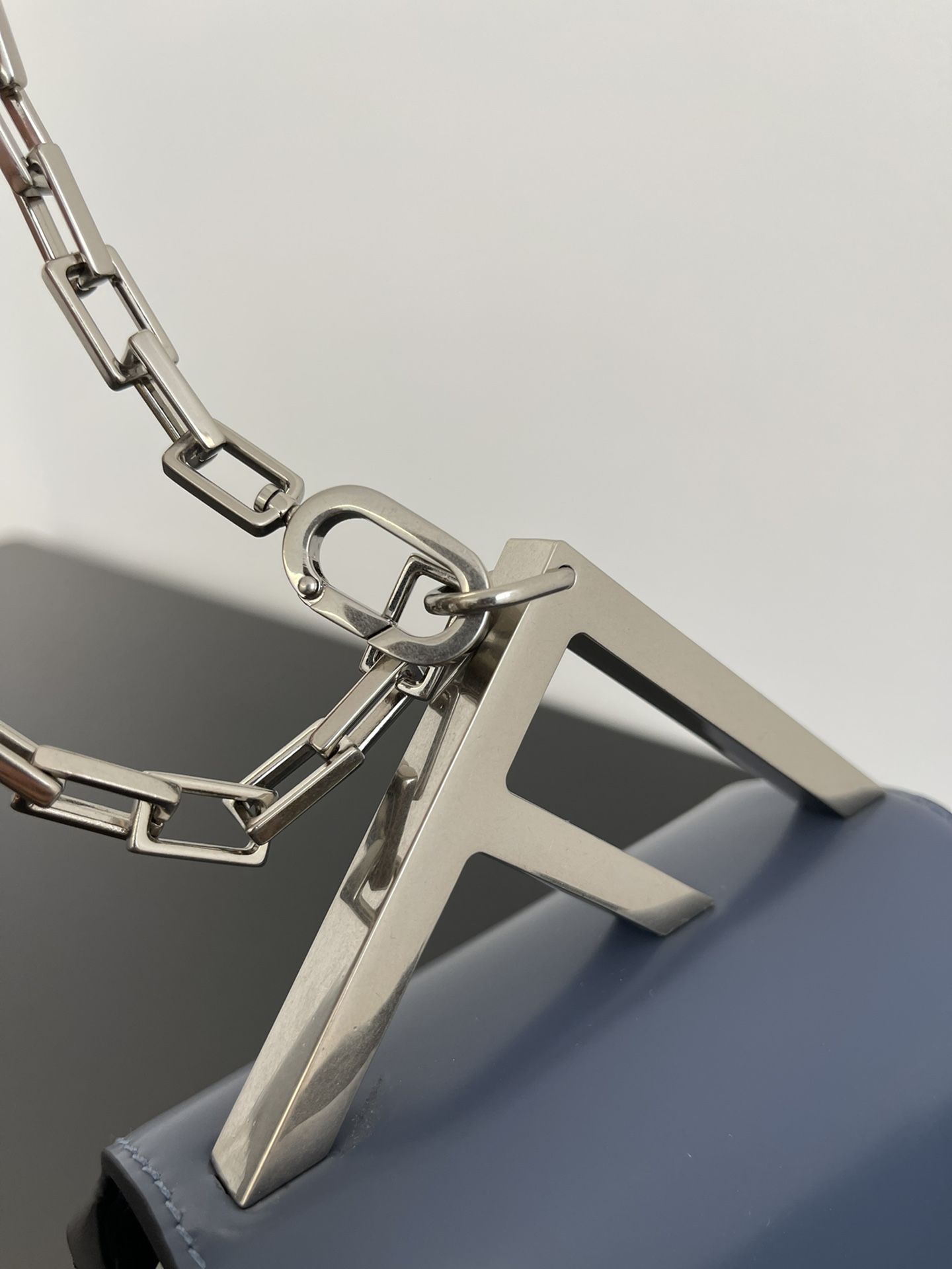 FEND1 First Sight Small Haze Blue