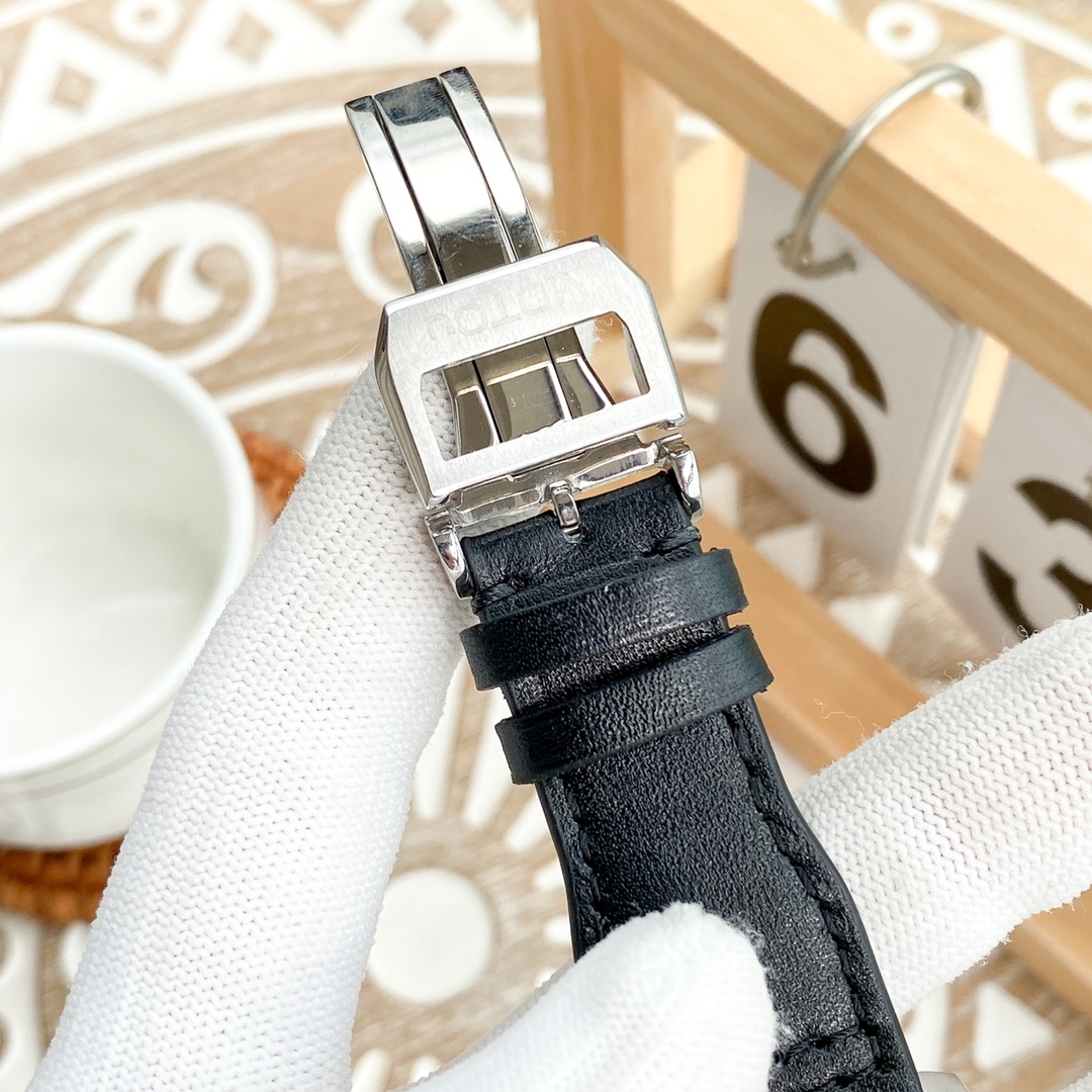 IWC- Sapphire crystal with blue coating on both sides Top 316 stainless steel case and strapap