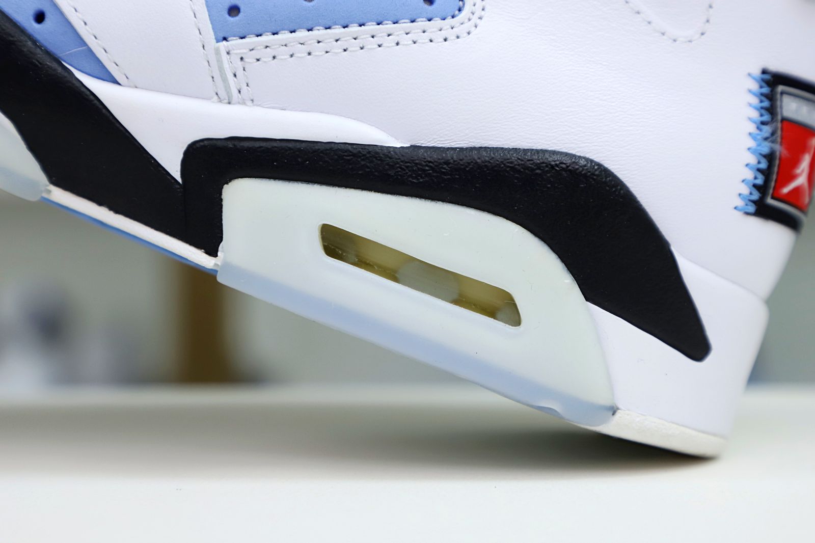 AIR JORDAN 6 RETRO UNC HOME