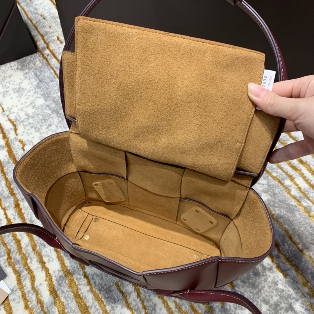 Bottega Veneta  𝙏𝙝𝙚 𝘼𝙧𝙘𝙤 𝟯𝟯 #575943