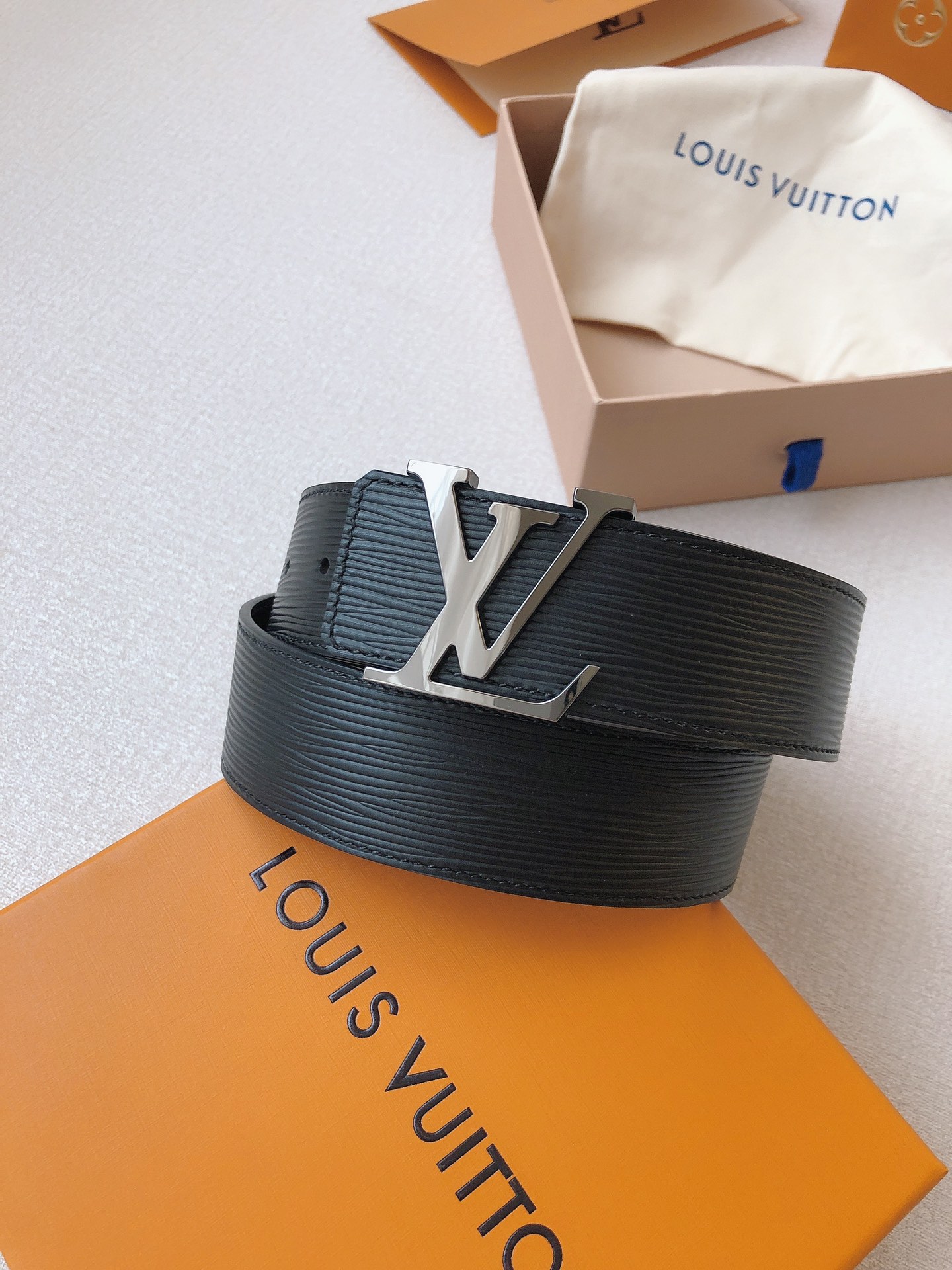 LOUIS VUITTO initials belt