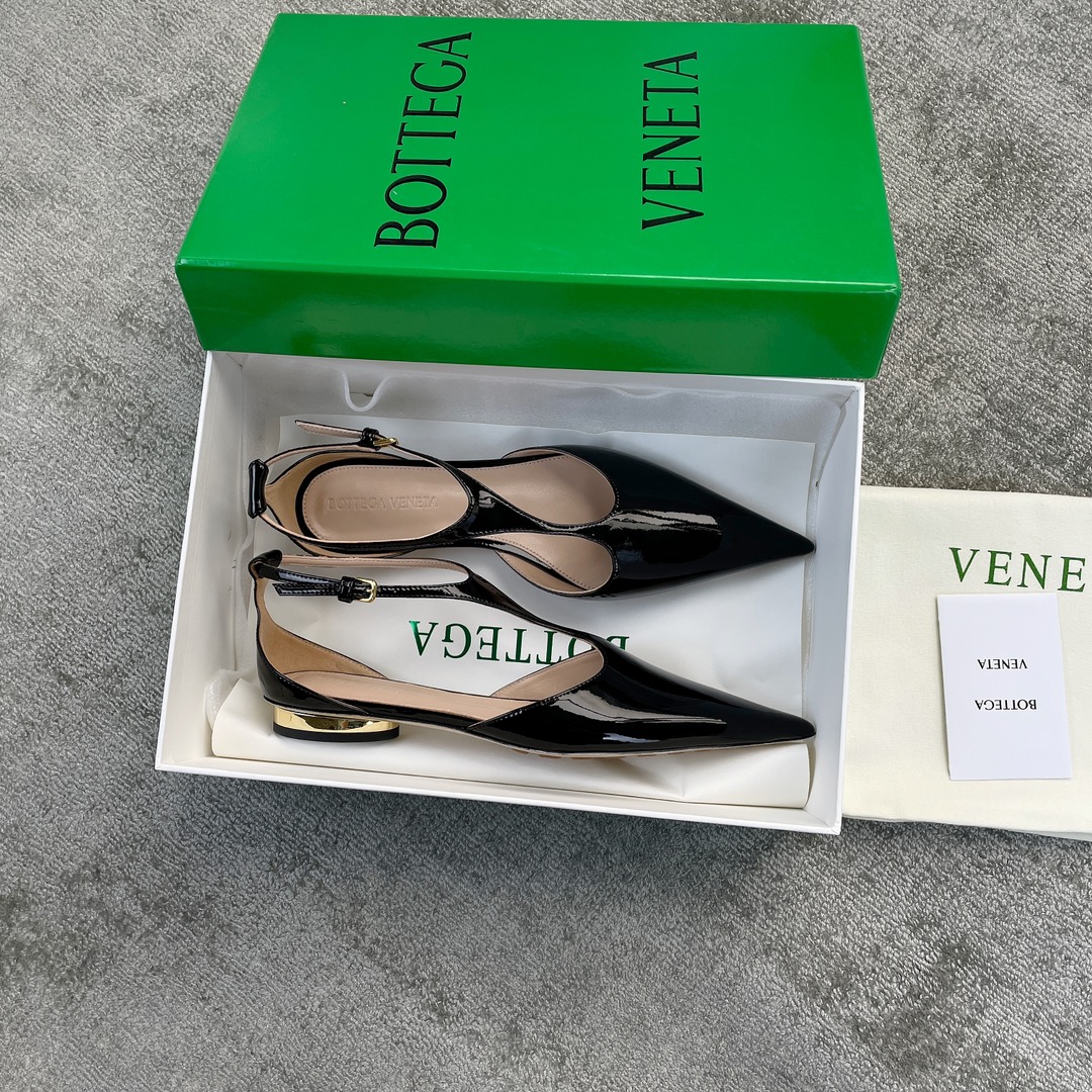 Bottegavenet*a pointed shoes