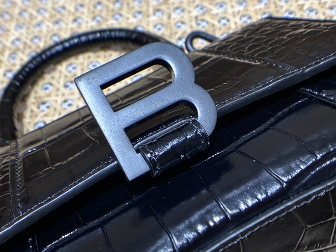 BALENCIAGA 𝐇𝐨𝐮𝐫𝐠𝐥𝐚𝐬𝐬 𝐗𝐒 crocodile-textured cowhide