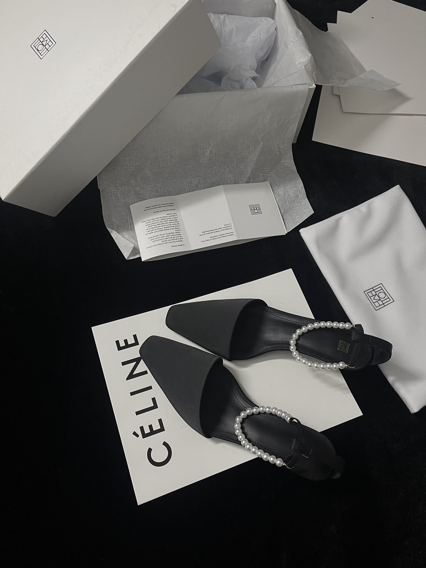 𝐓𝐨𝐭𝐞𝐦𝐞｜𝟐𝟎𝟐𝟑/𝐒𝐒 𝐧𝐞𝐰 The best-looking pearl sandals of the year ✔️ simple and elegant