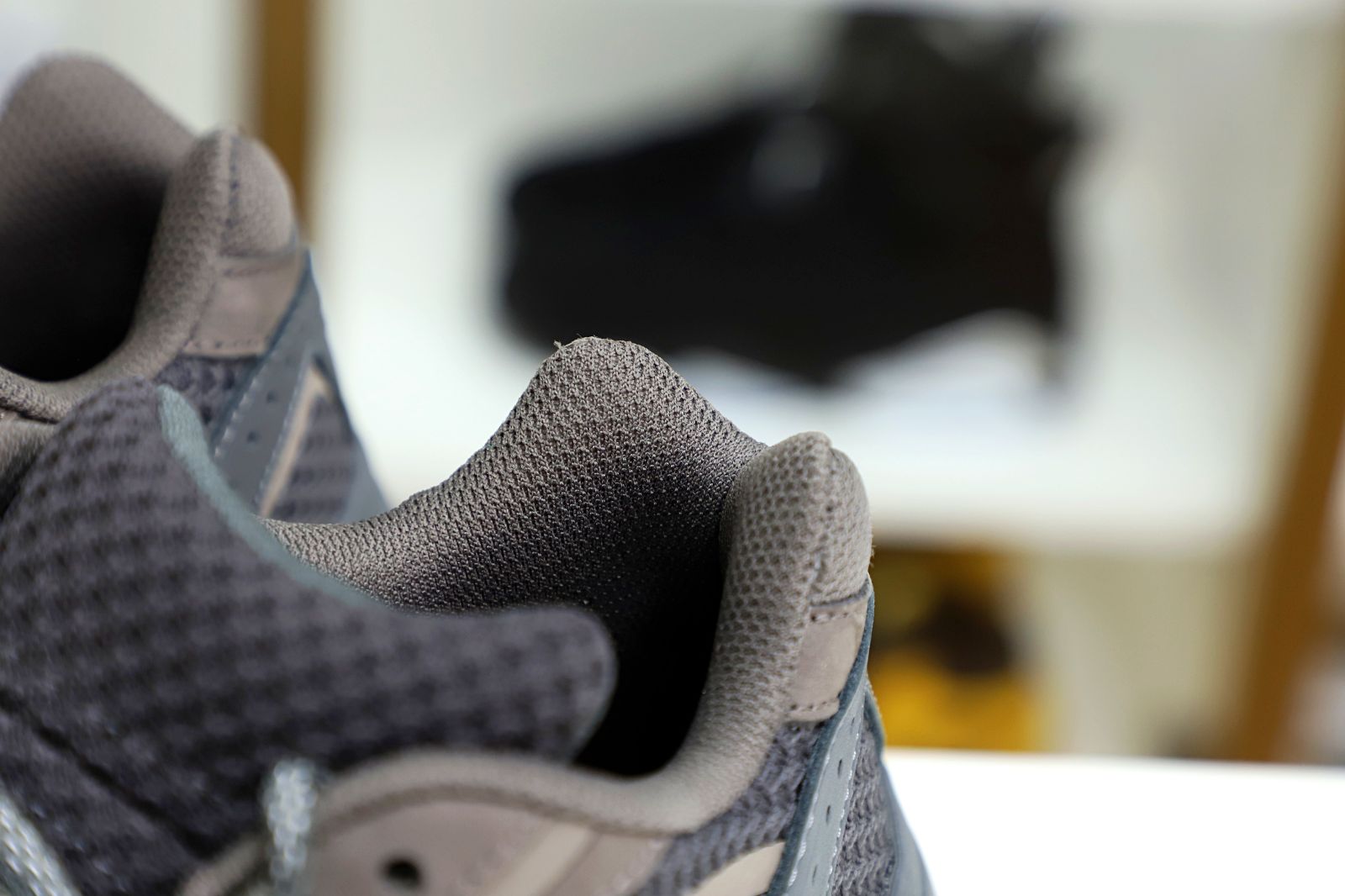 Yeezy boost 700 V2 Geode