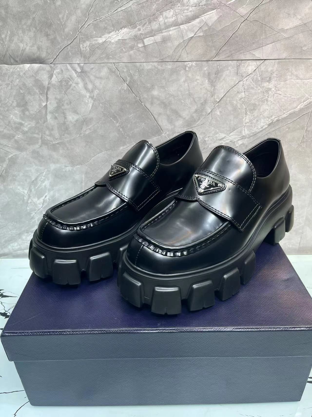 Prada Carrefour‘s shoes