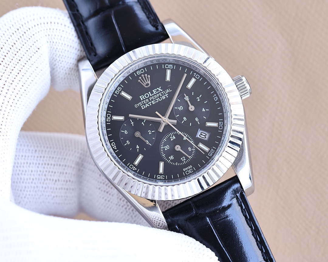 Rolex . The bezel adopts 48 Slovak diamonds