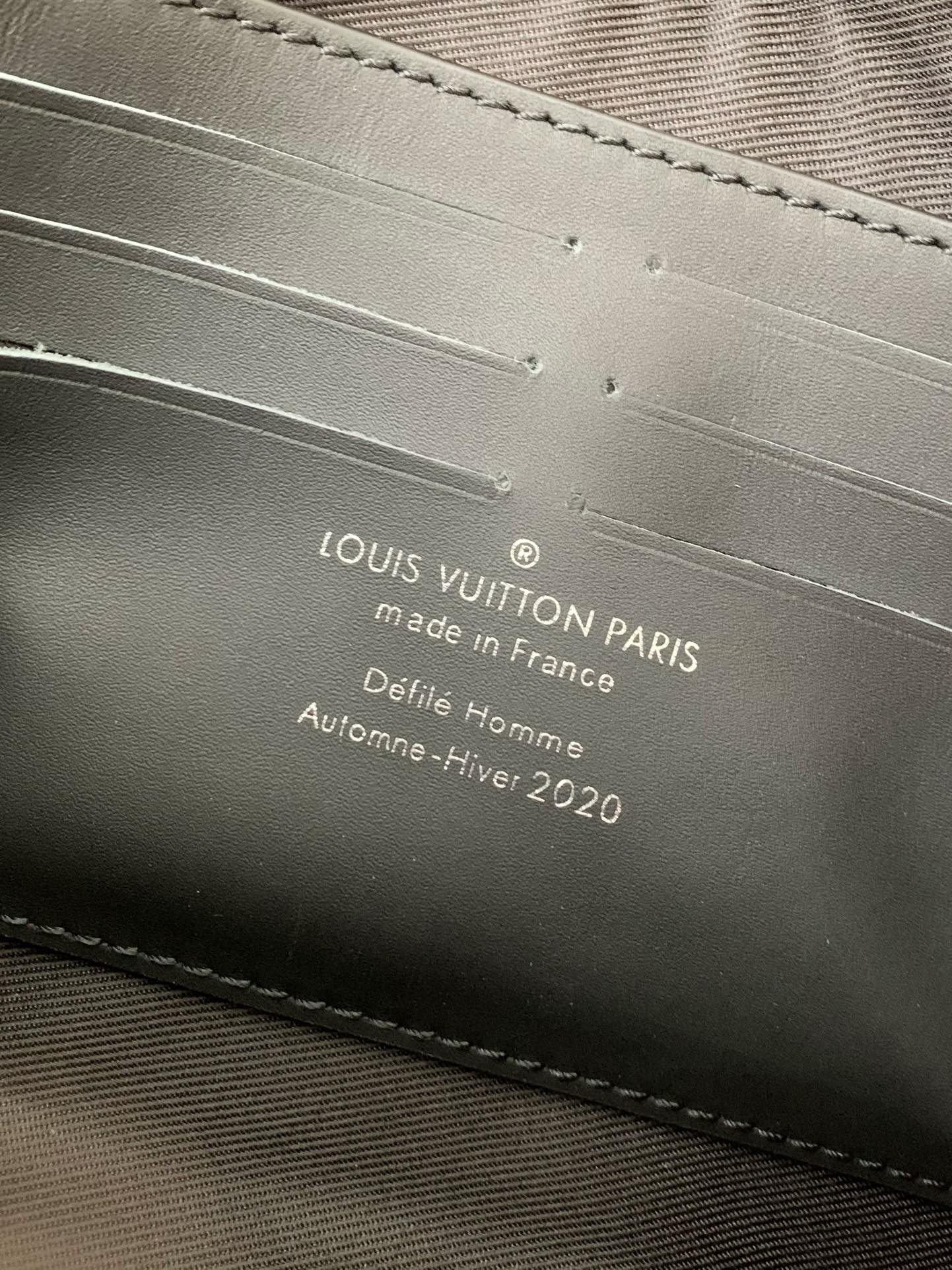Louis Vuitton's new Sac Plat Horizontal Zippé men's black flower briefcase M80224 Size: 22.5*14*5cm