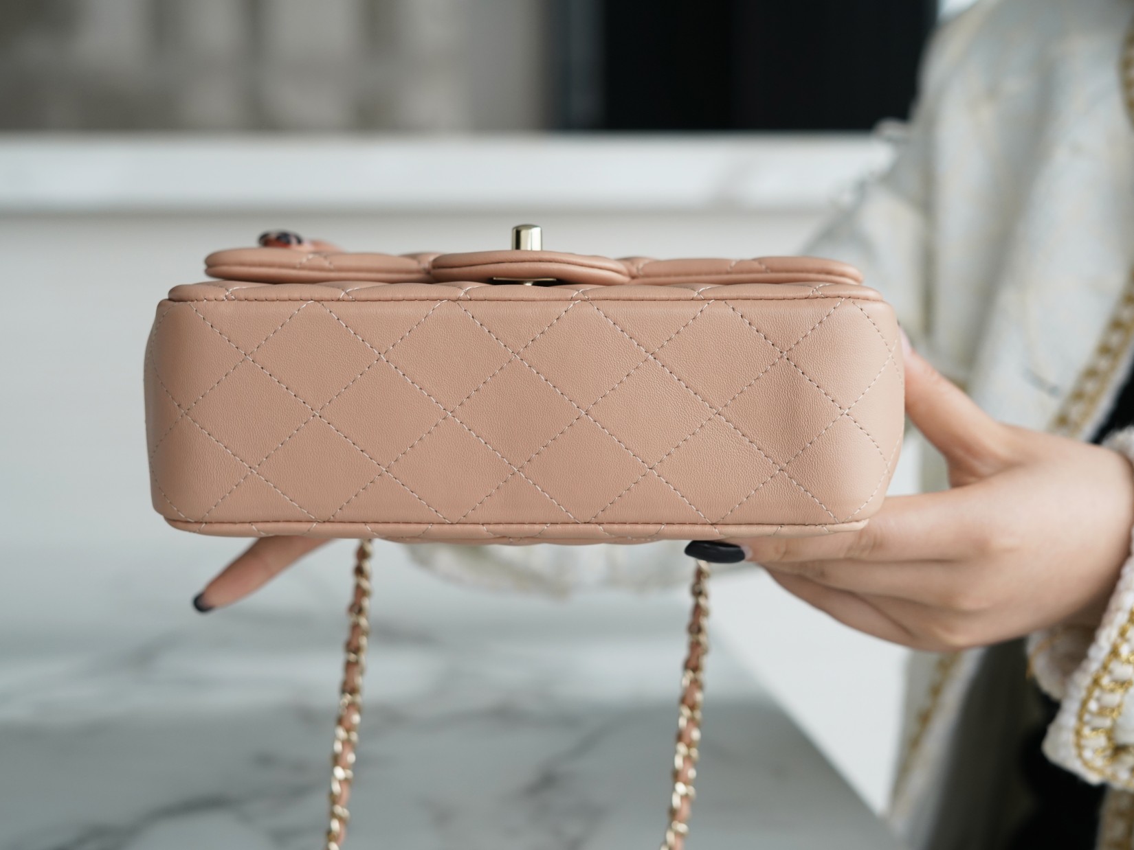 𝗖𝗛𝗔𝗡𝗘𝗟 𝗖𝗹𝗮𝘀𝘀𝗶𝗰 𝗙𝗹𝗮𝗽 2021 𝗦𝘀 Spring/Summer New Handle ℂ𝔽 𝕄𝕚𝕟𝕚 Milk Tea Apricot Light Gold