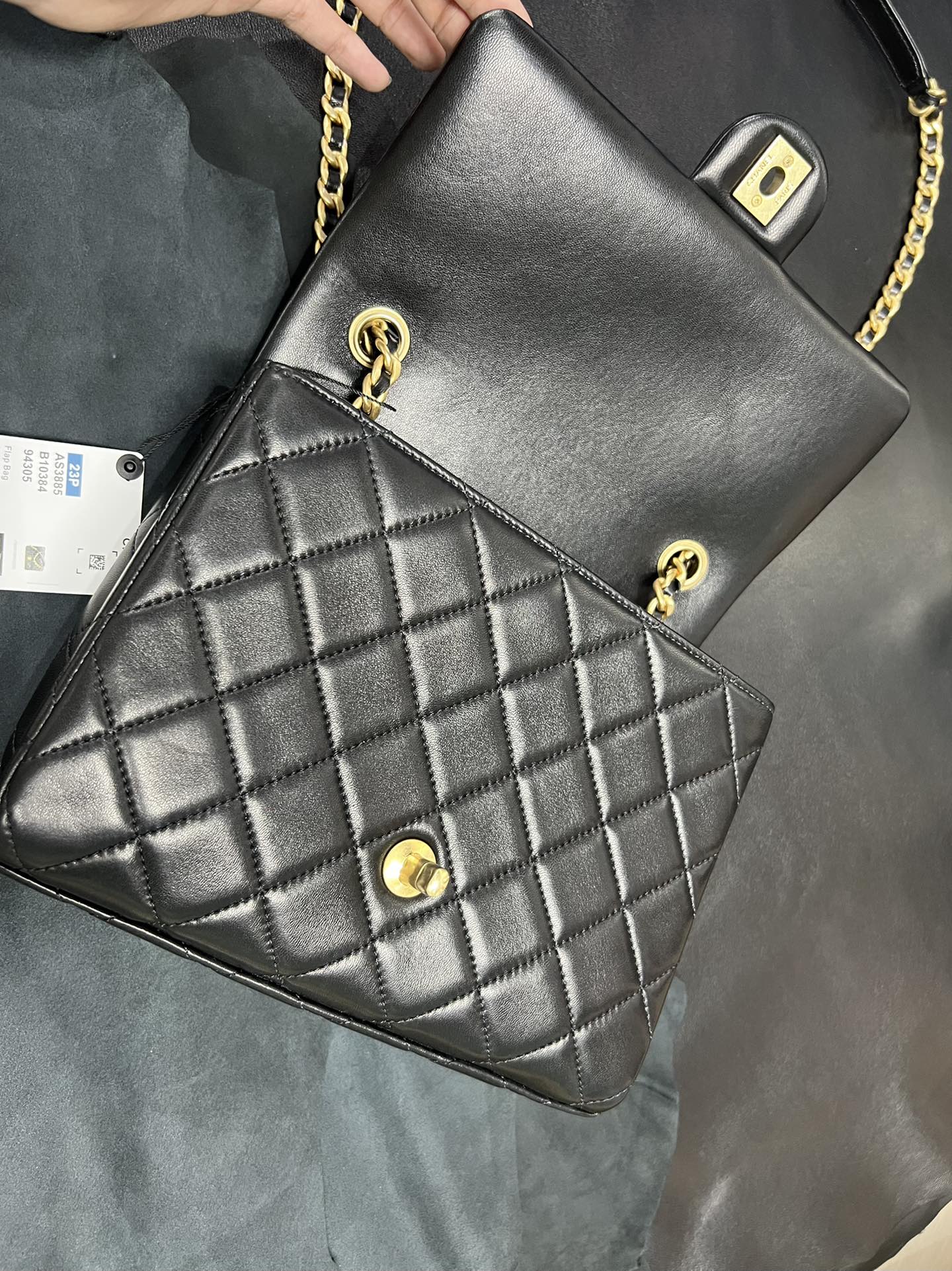 𝗖𝗛𝗔𝗡𝗘𝗟✦ 23p Letter Chain Mouth Flap Bag Genuine Leather