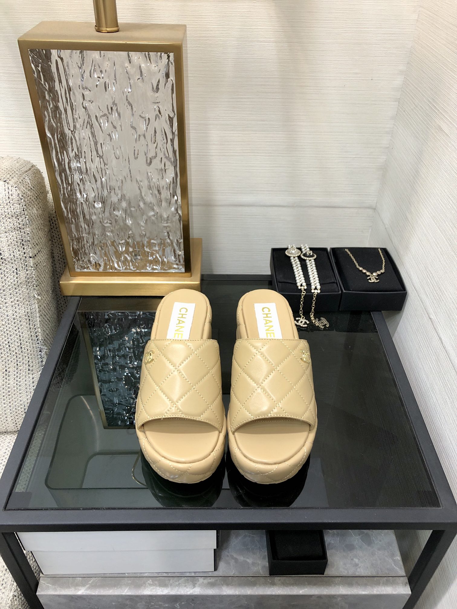 CHANEL 2022 early spring latest slope heel slippers fashionable and versatile series wear-resistant rubber outsole