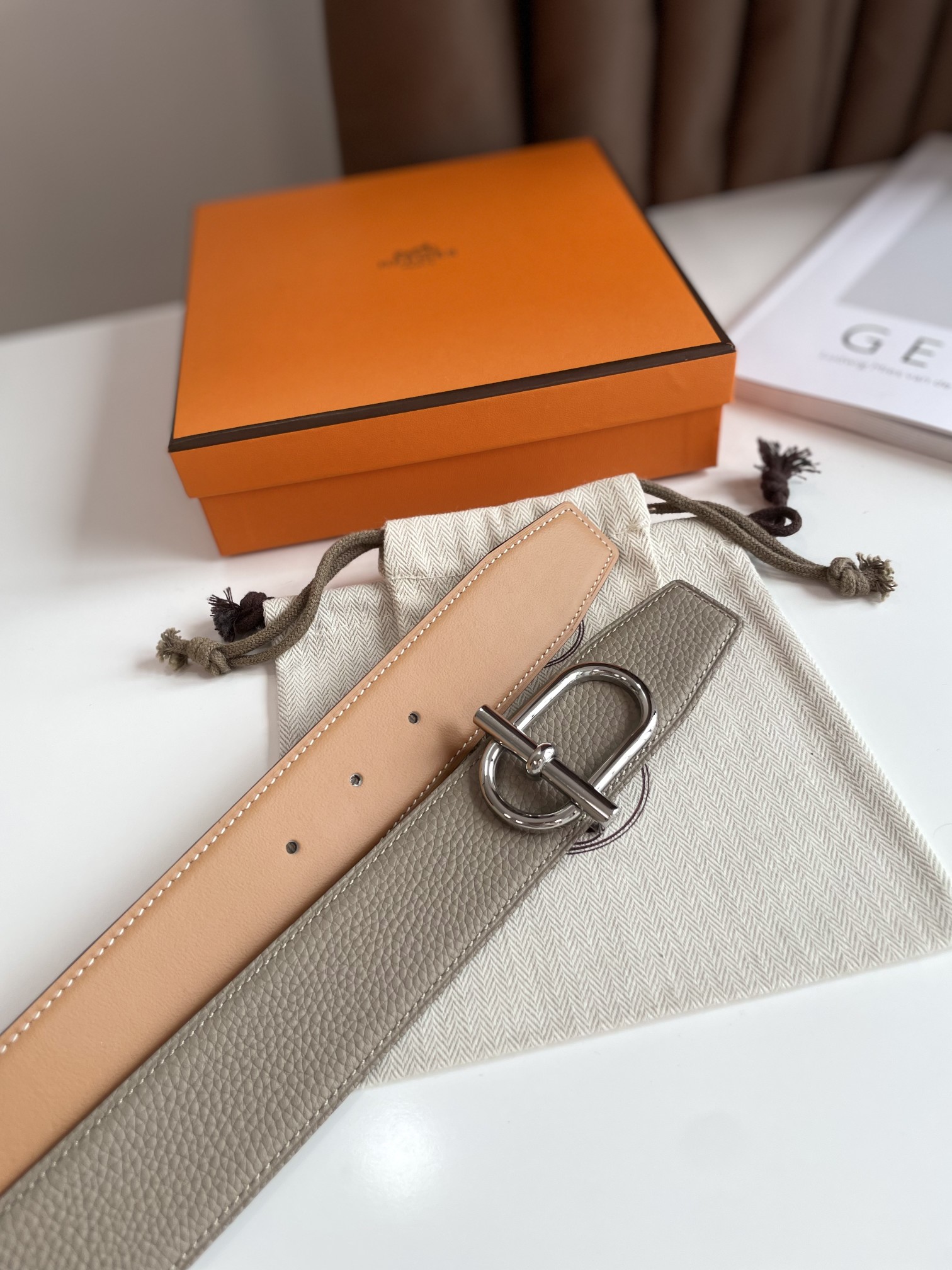 Hermes  ITHAQUE BELT BUCKLE & REVERSIBLE LEATHER STRAP
