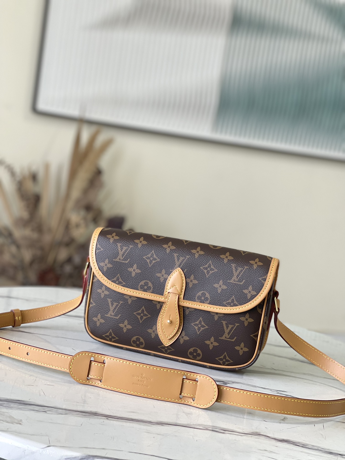 𝐋𝐎𝐔𝐈𝐒 𝐕𝐔𝐈𝐓𝐓𝐎𝐍    M42248