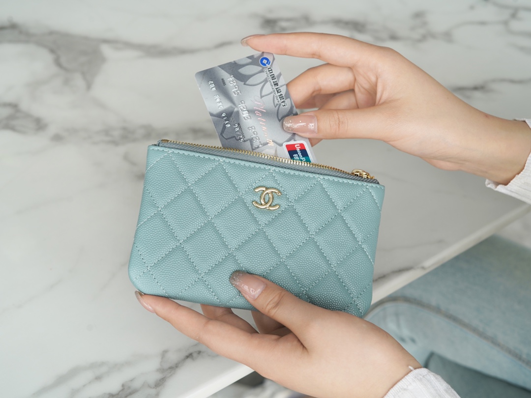 𝗖𝗛𝗔𝗘𝗡𝗟✦ Channel custom calfskin 🐂 Classic mini zippered carry-on bag Tiffany blue 💖