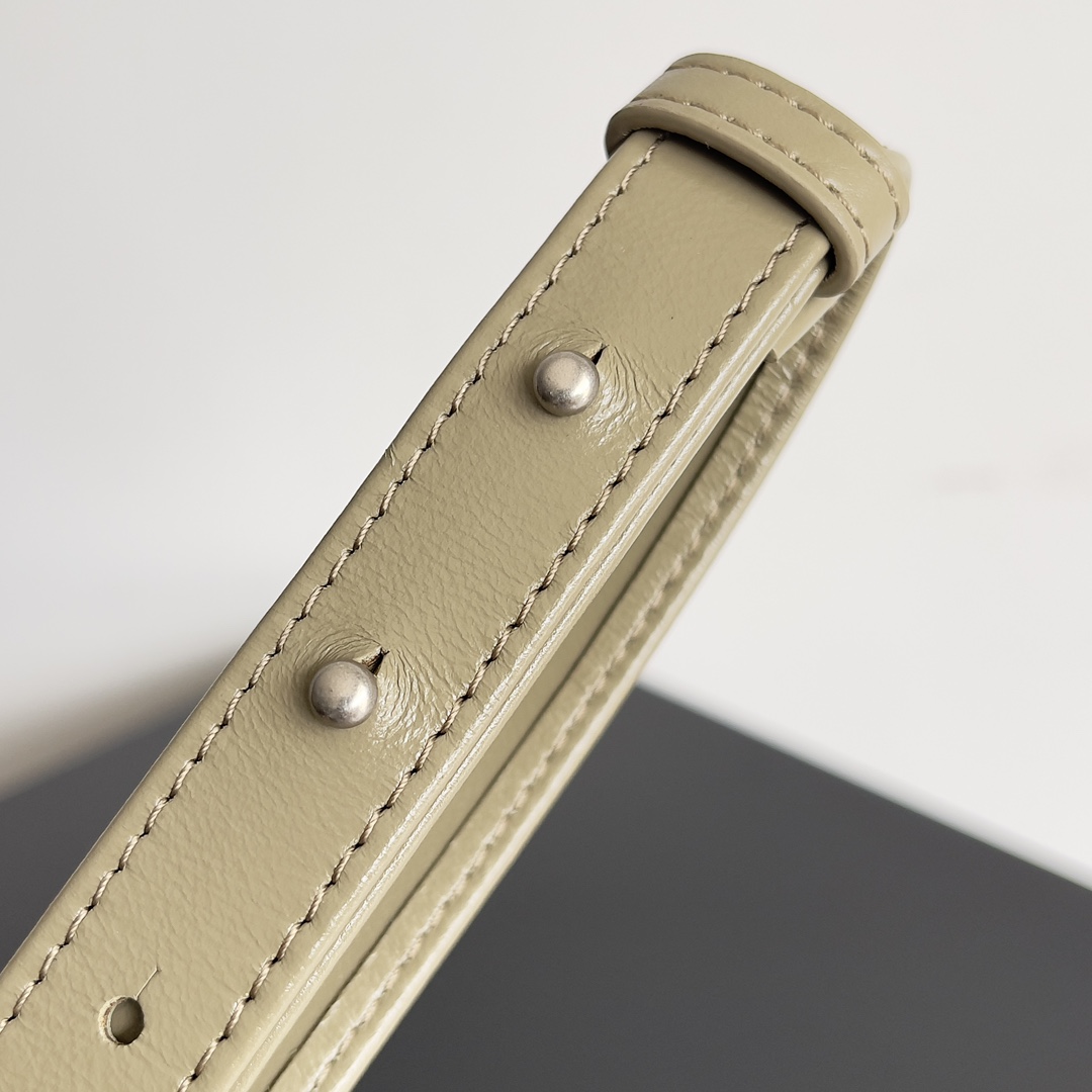 Bottega Veneta New Arrival 𝗺𝗶𝗻𝗶 𝗰𝗮𝘀𝘀 𝗲𝘁𝘁𝗲 taupe #667048