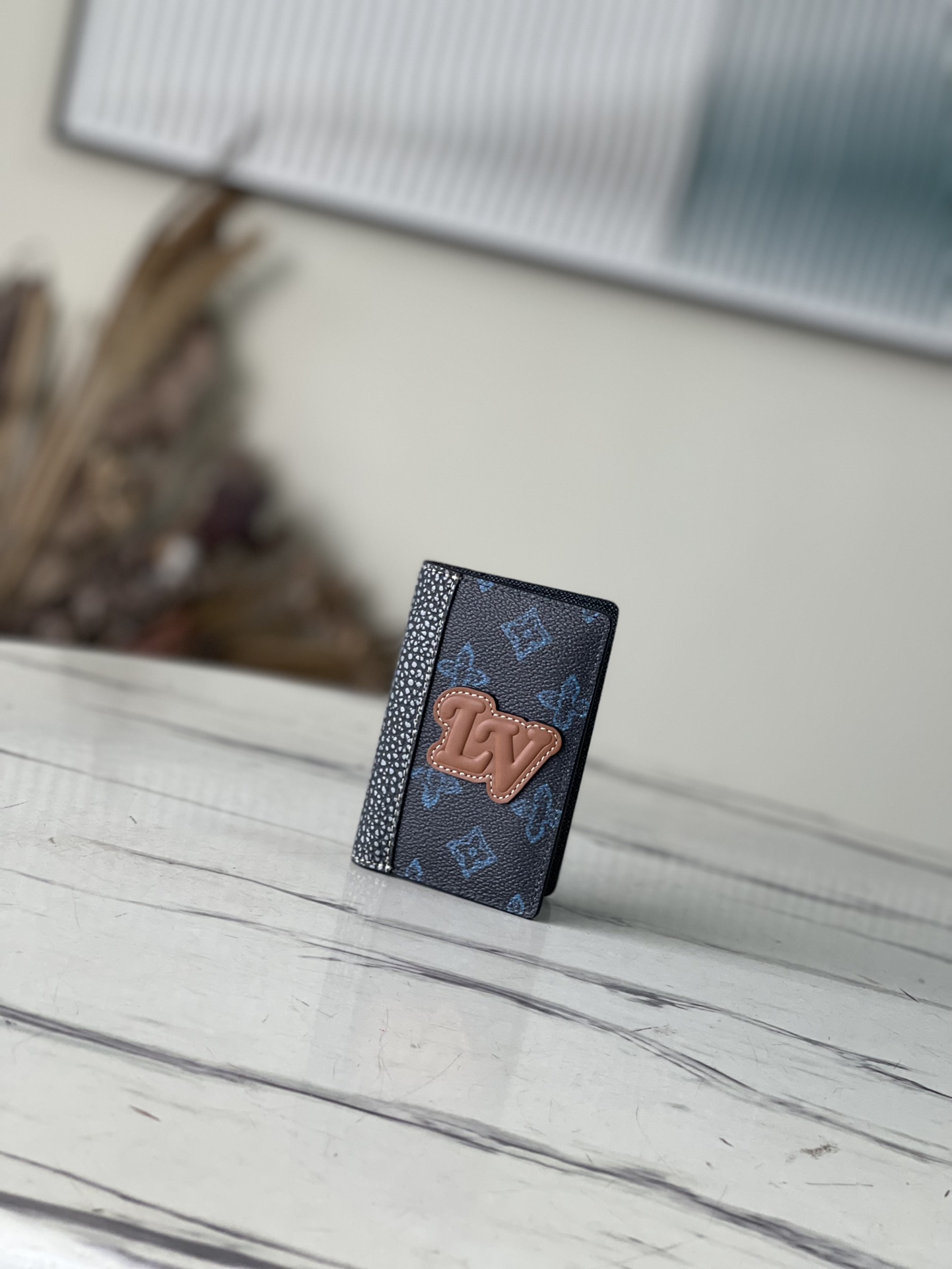 𝐋𝐎𝐔𝐈𝐒 𝐕𝐔𝐈𝐓𝐓𝐎𝐍    M81789