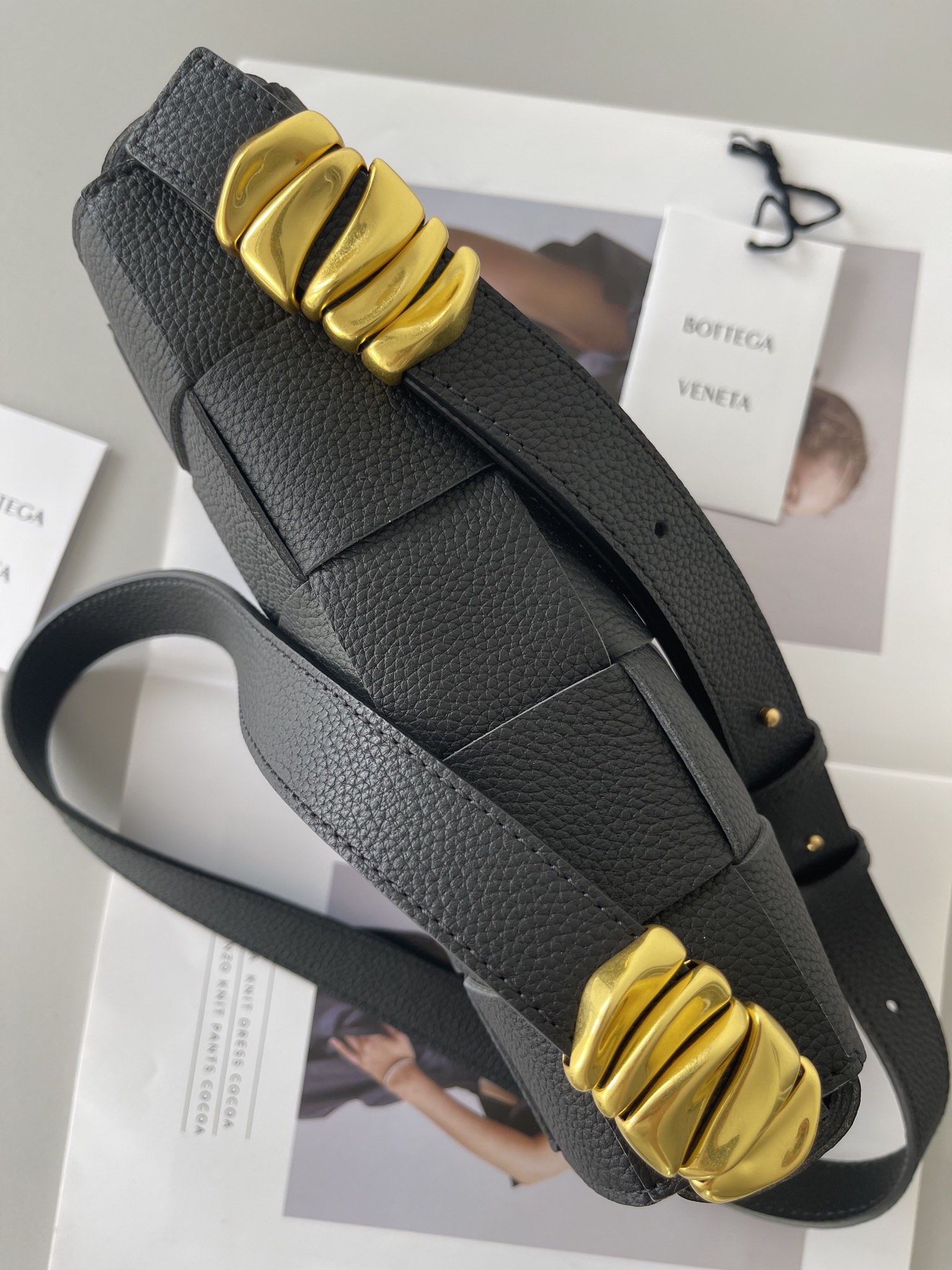 Bottega Veneta Cassette 5-panel lychee print black #666870