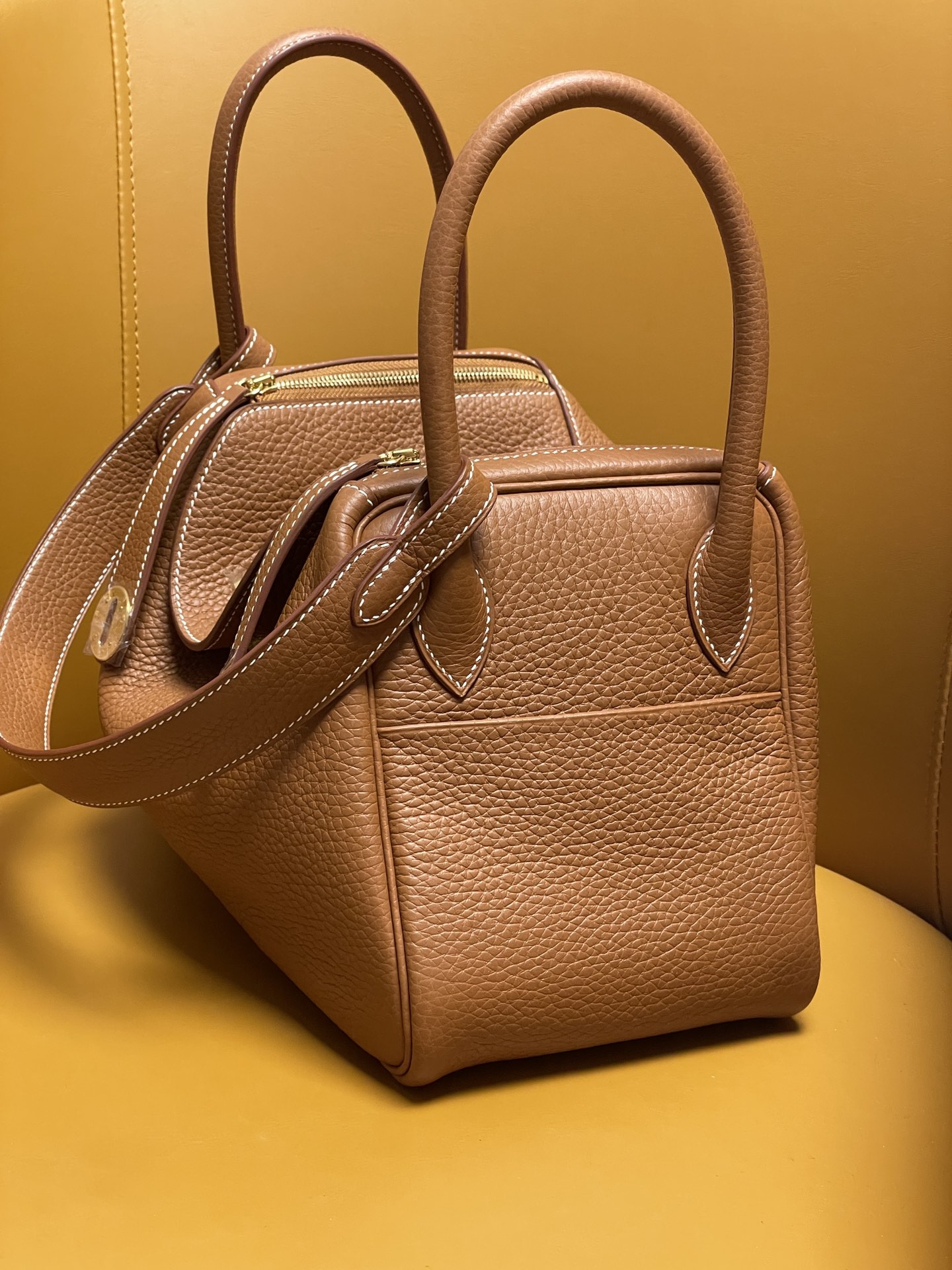 Lindy 26 gold brown tc leather gold buckle