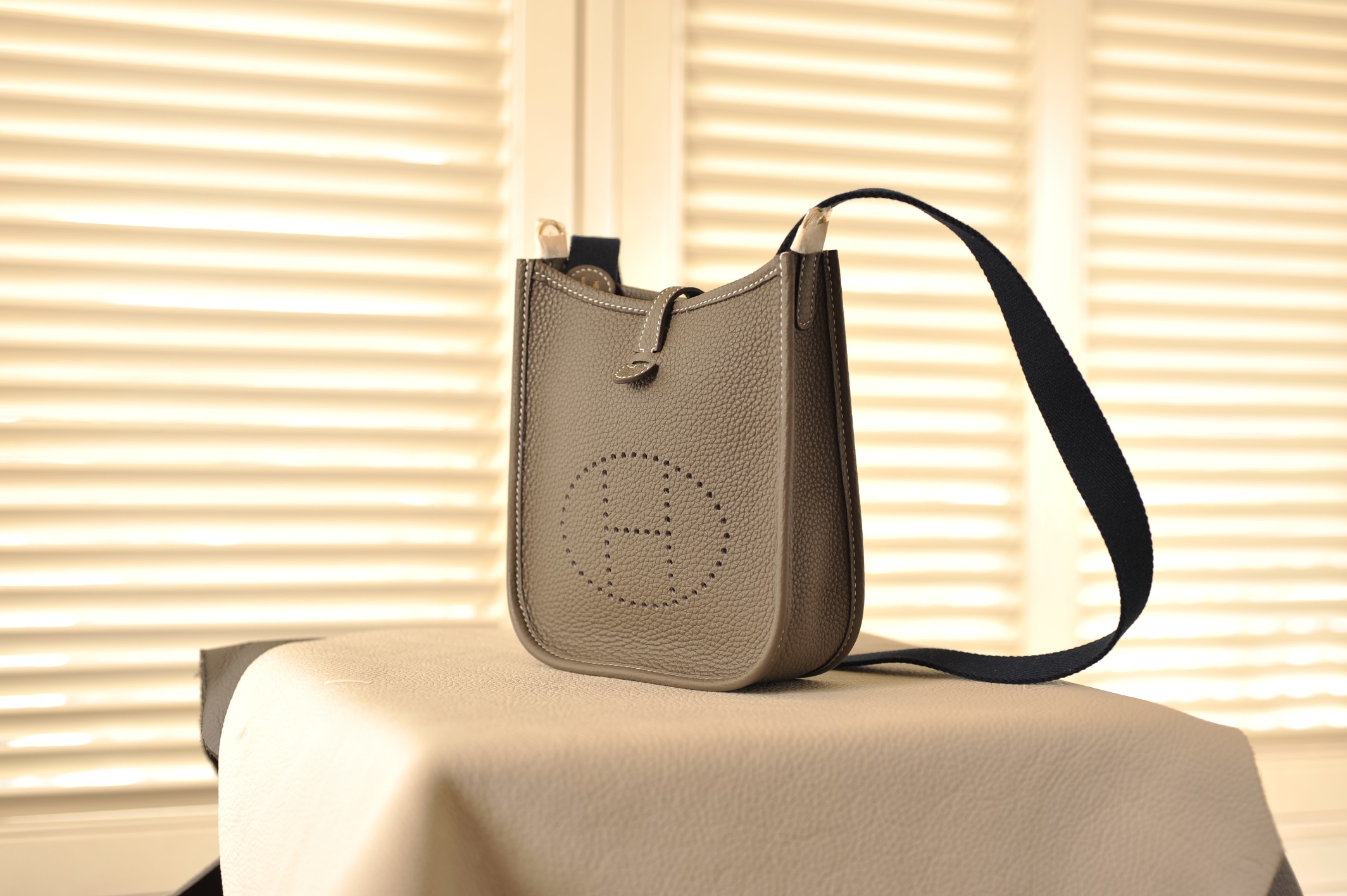 Evelyne Elephant Gray TC Leather