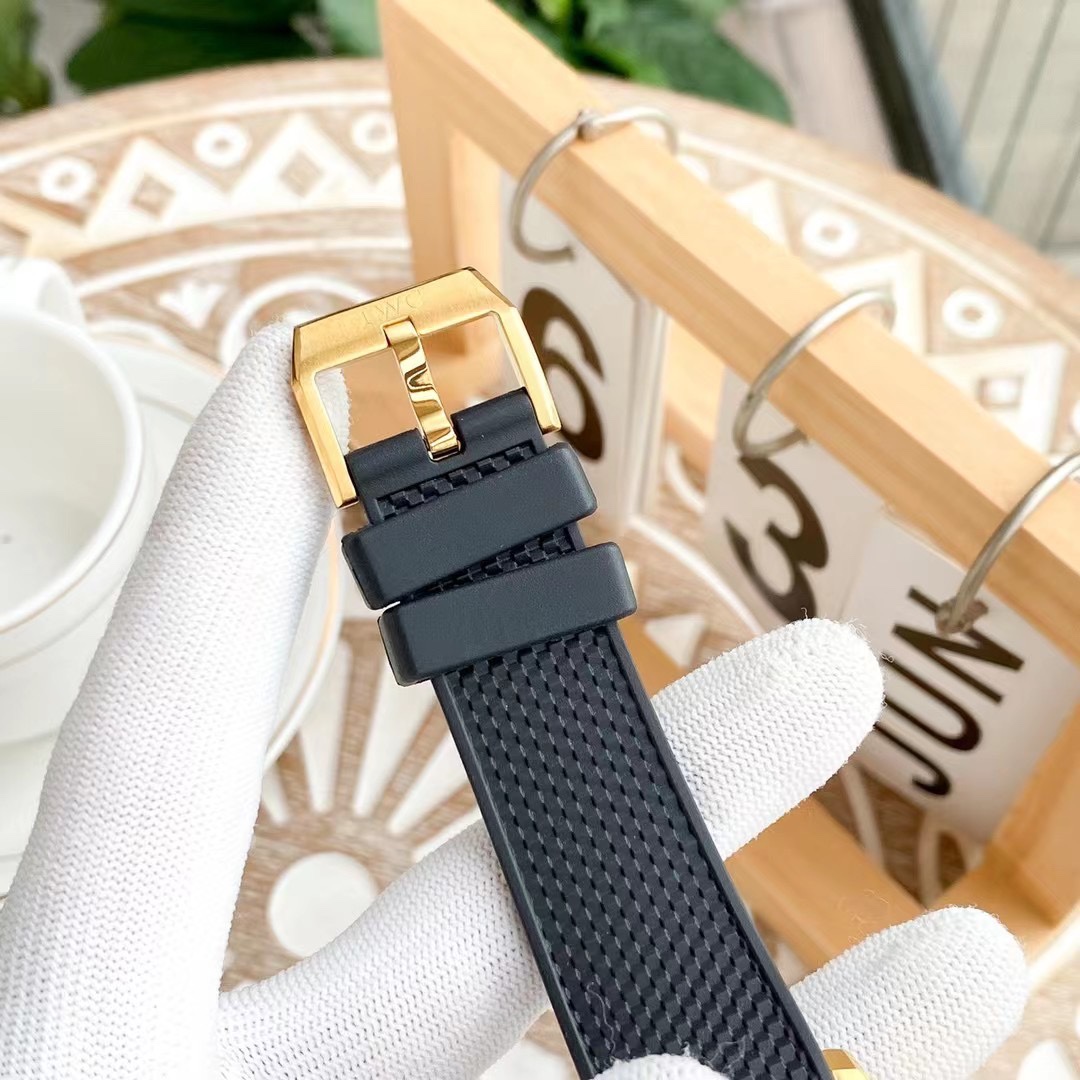 IWC- Fine men's watches, large flywheel design, exquisite skills, unique