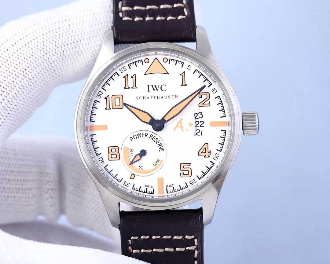 IWC- The line staff series lW5127537 movement automatic mechanical Swiss machine 2824 316 stainless steel