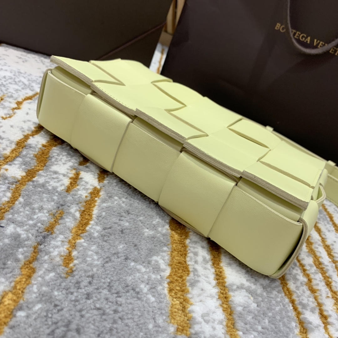 Bottega Veneta  𝘾𝘼𝙎𝙎𝙀𝙏𝙏𝙀 #578004