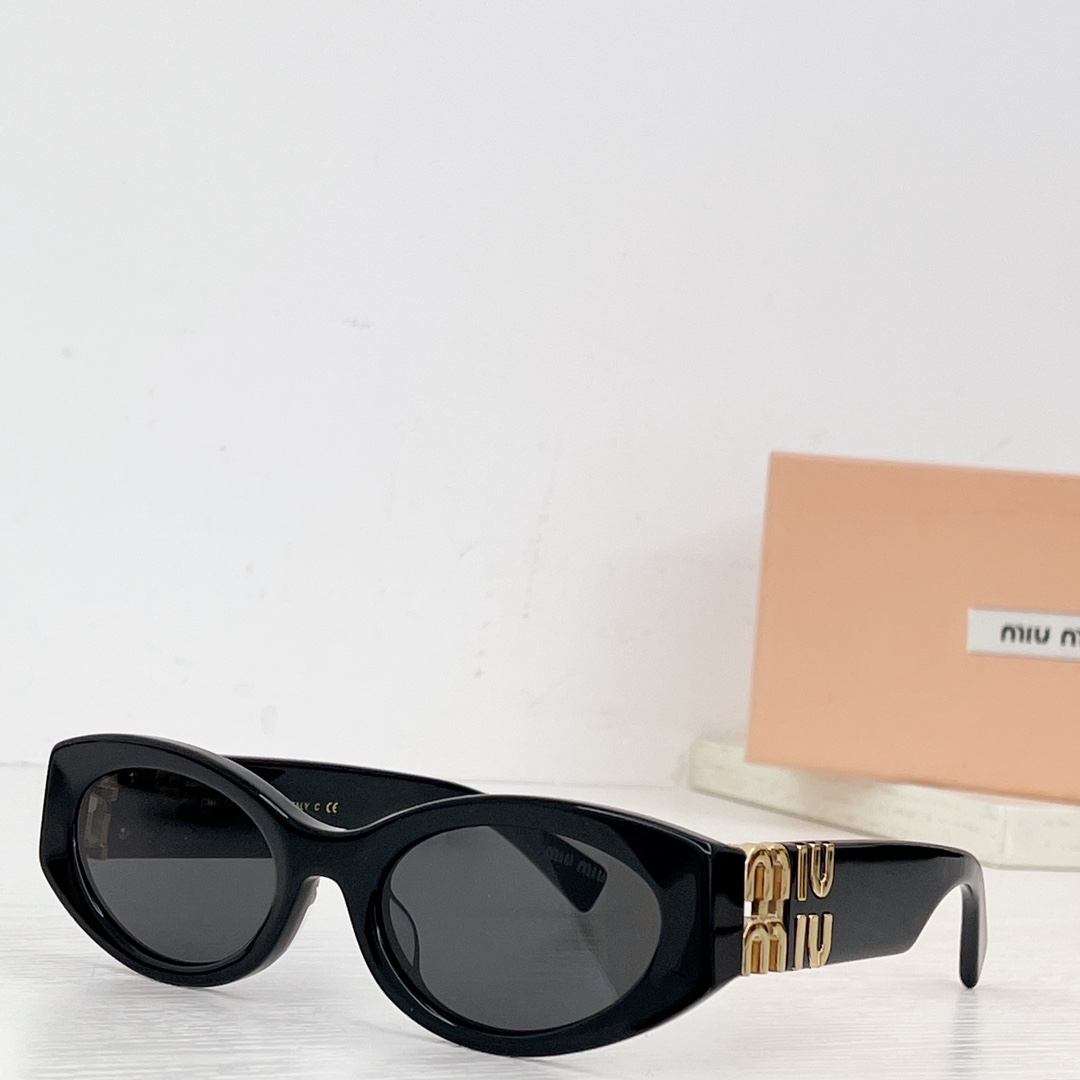 MIU MIU MODEL：MU11WS