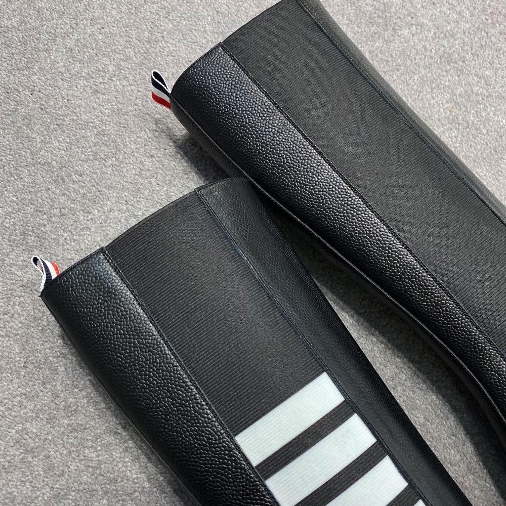 Thom Browne | 𝟐𝟎𝟐𝟏/𝐒𝐒 𝐧𝐞𝐰 21 FW early fall Thom Browne black four bar mid-calf boots