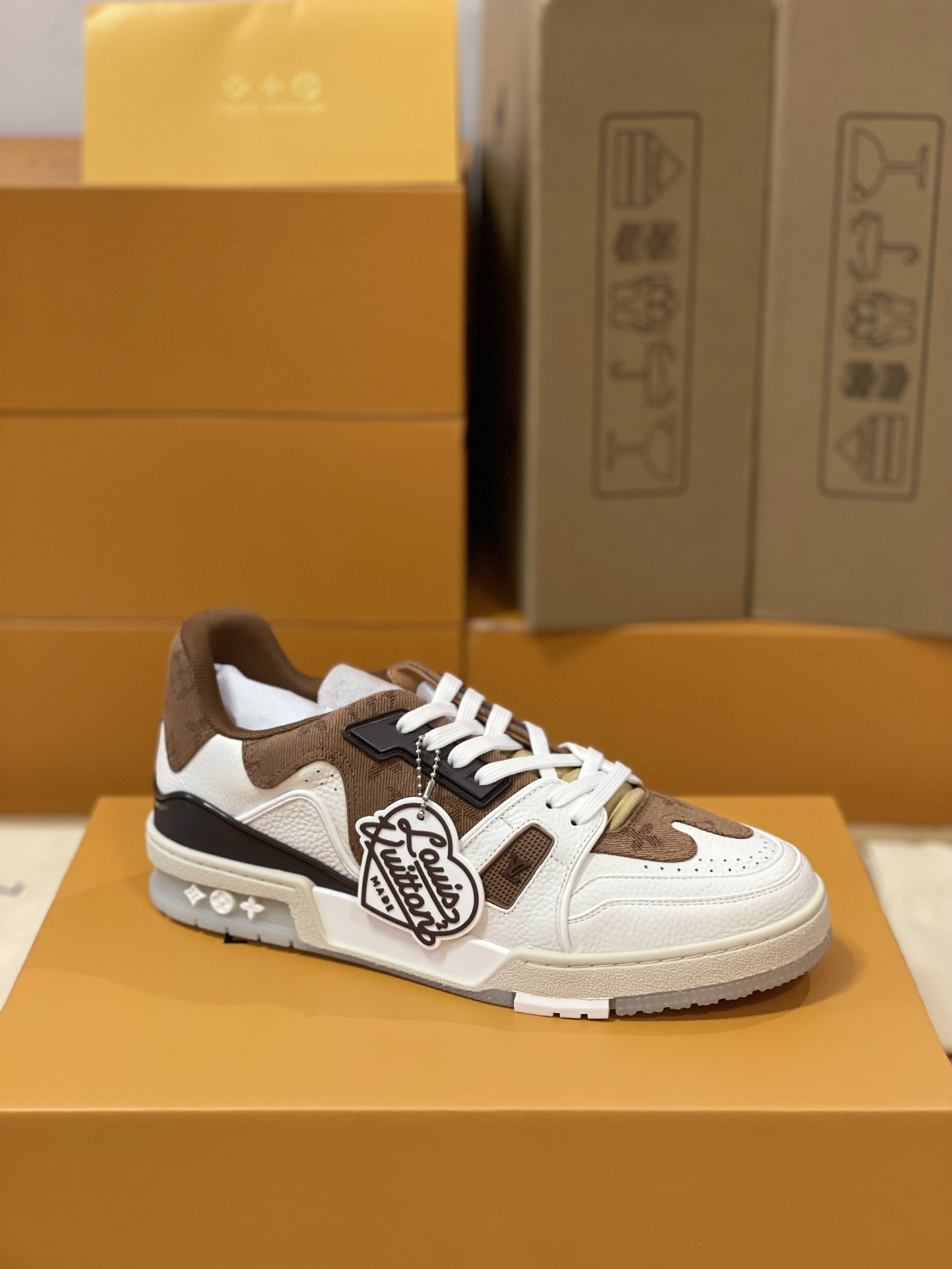 Louis Vuitton couple models DIY buckle sneakers sneakers